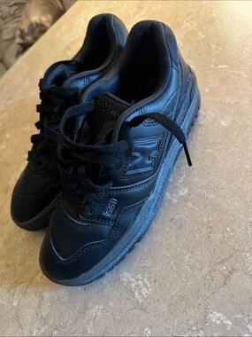 New Balance 550 6.5 Triple Black (Women’s 8)